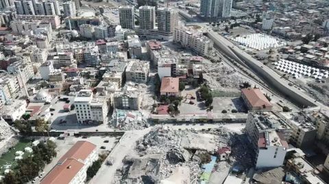 Depremde Yıkılan Öğrenci Yurdu Soruşturması "Müteahhit Öldü" Gerekçesiyle Kapatıldı