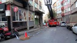 Bayrampaşa’da Binadan Kopan Beton Parçaları Aracın Üzerine Düştü